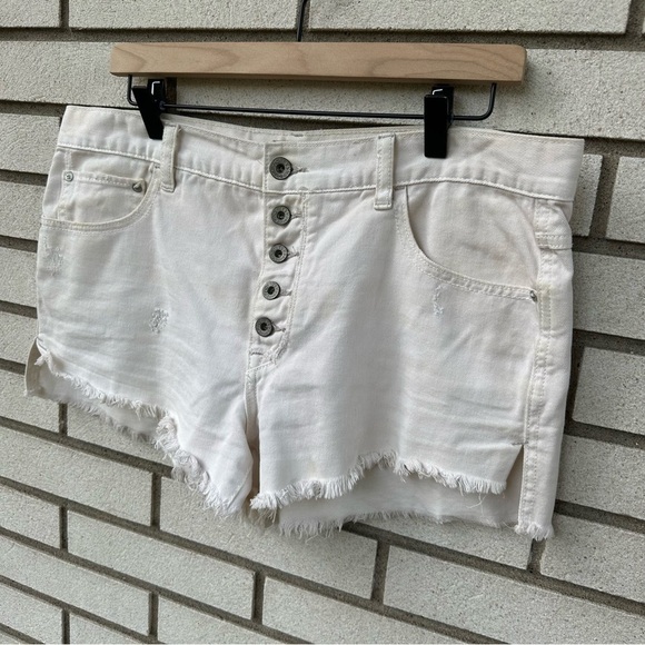 Free People White Run Away Slouch Button Raw Shorts Size 24 - Picture 3 of 9